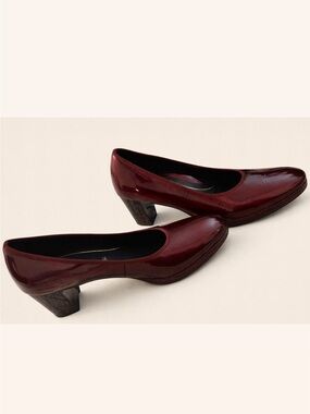 NWOT Ara Orly Leather Pump Size 5.5  Flawless Condition Comfort Shoe